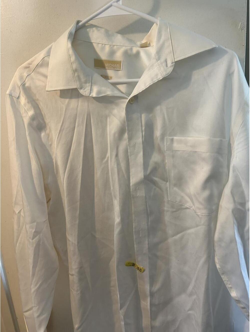 Michael Kors whit button up shirt, size 34/35. #fashion #suit #preppy